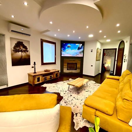 Wood Luxury House Daire Pescara Dış mekan fotoğraf