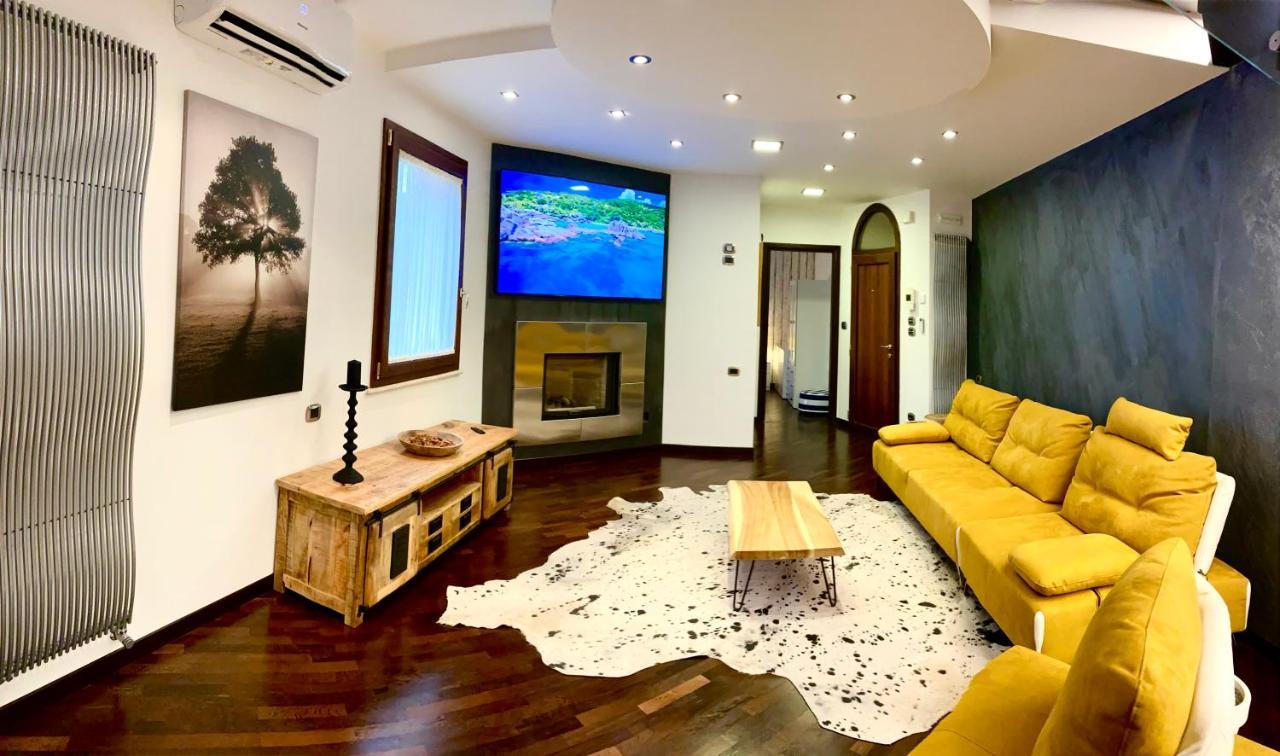 Wood Luxury House Daire Pescara Dış mekan fotoğraf